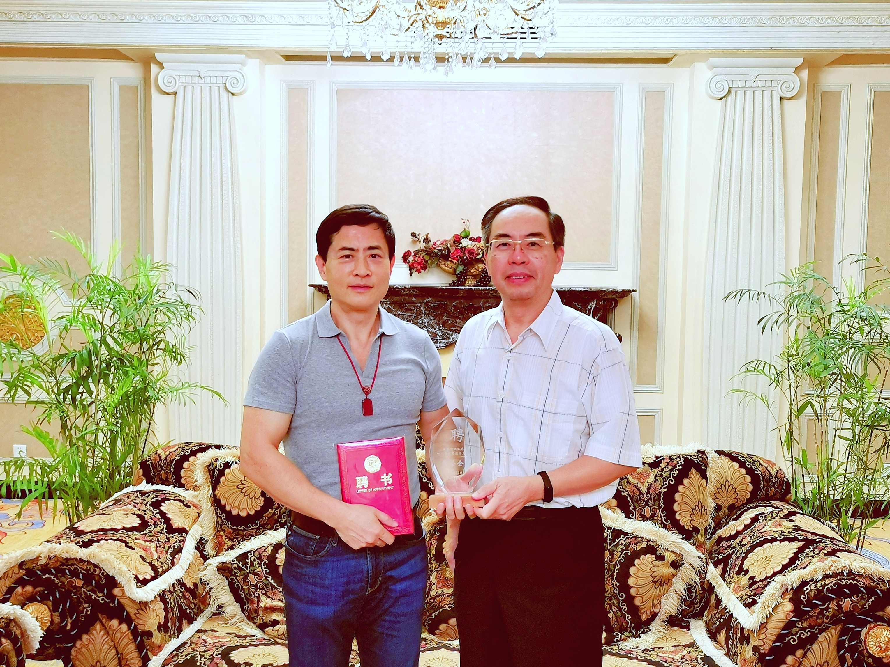 2022年2月，集團總裁陳斌博士受聘擔任四川省教育國際交流協會榮譽會長。