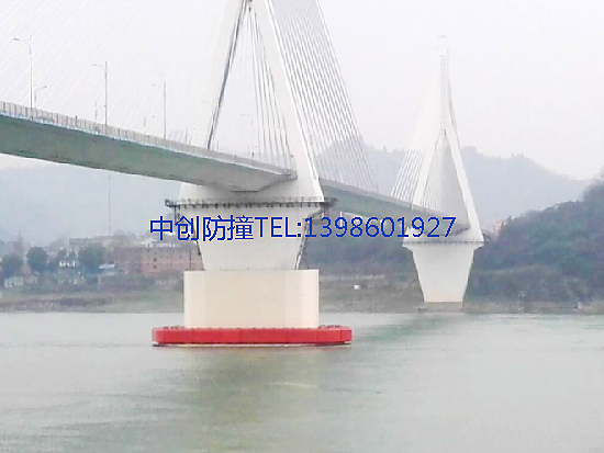 宜昌夷陵長江公路大橋防撞設施