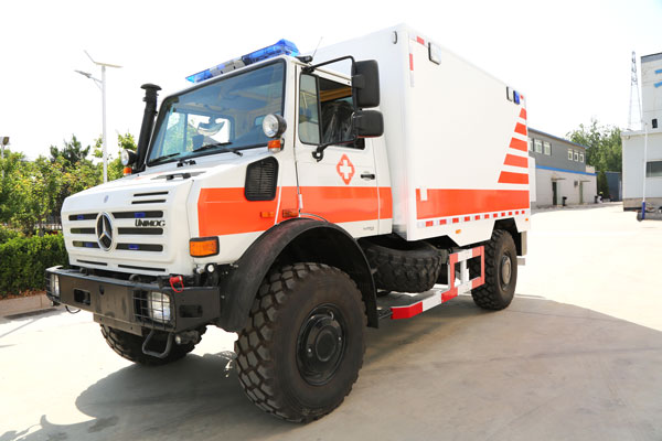 奔驰乌尼莫克-高级全地形越野医疗救护车